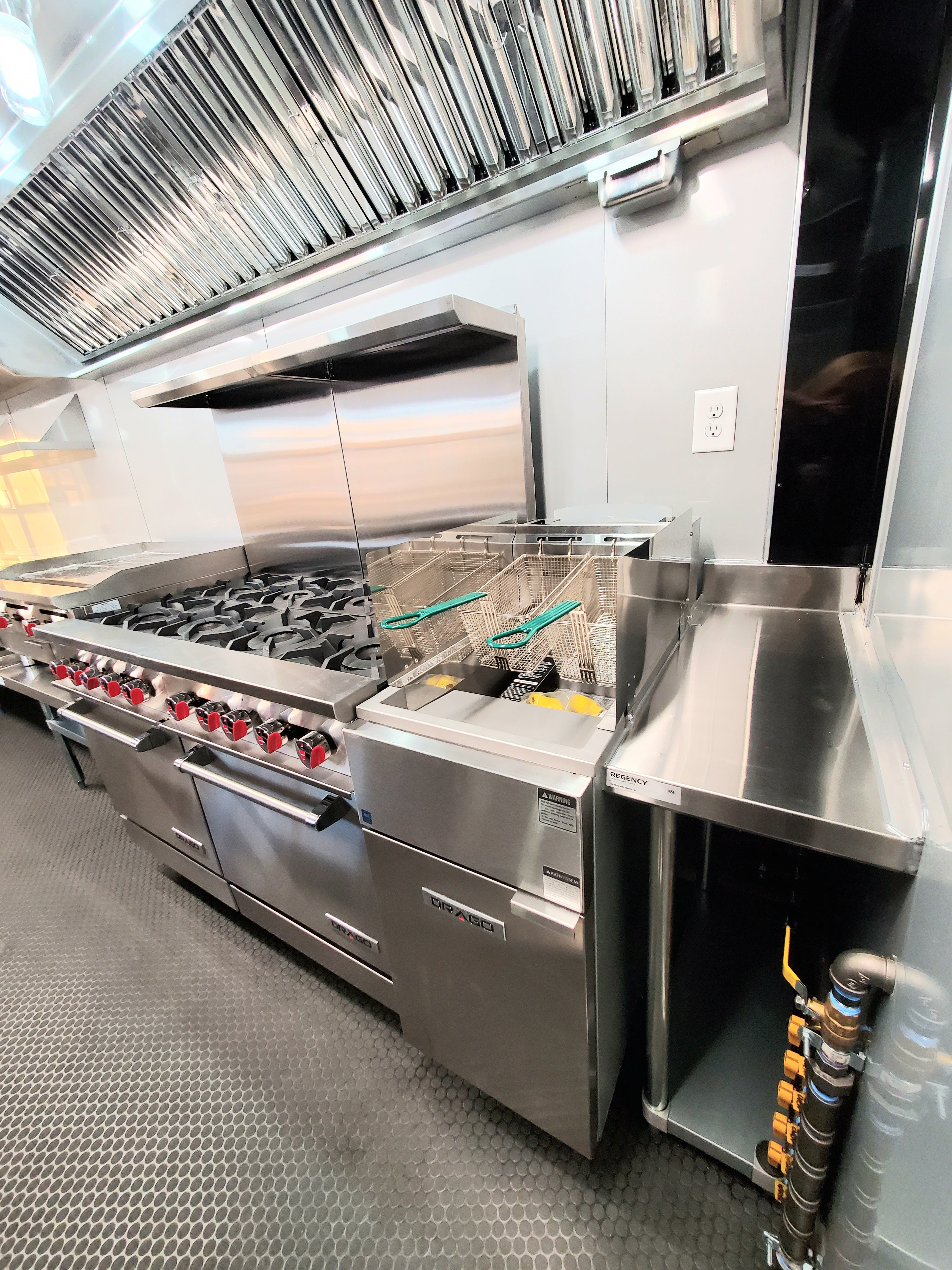 18ft Mobile Kitchen