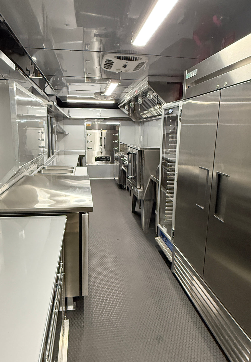 40 FT Gooseneck Smoker Concession