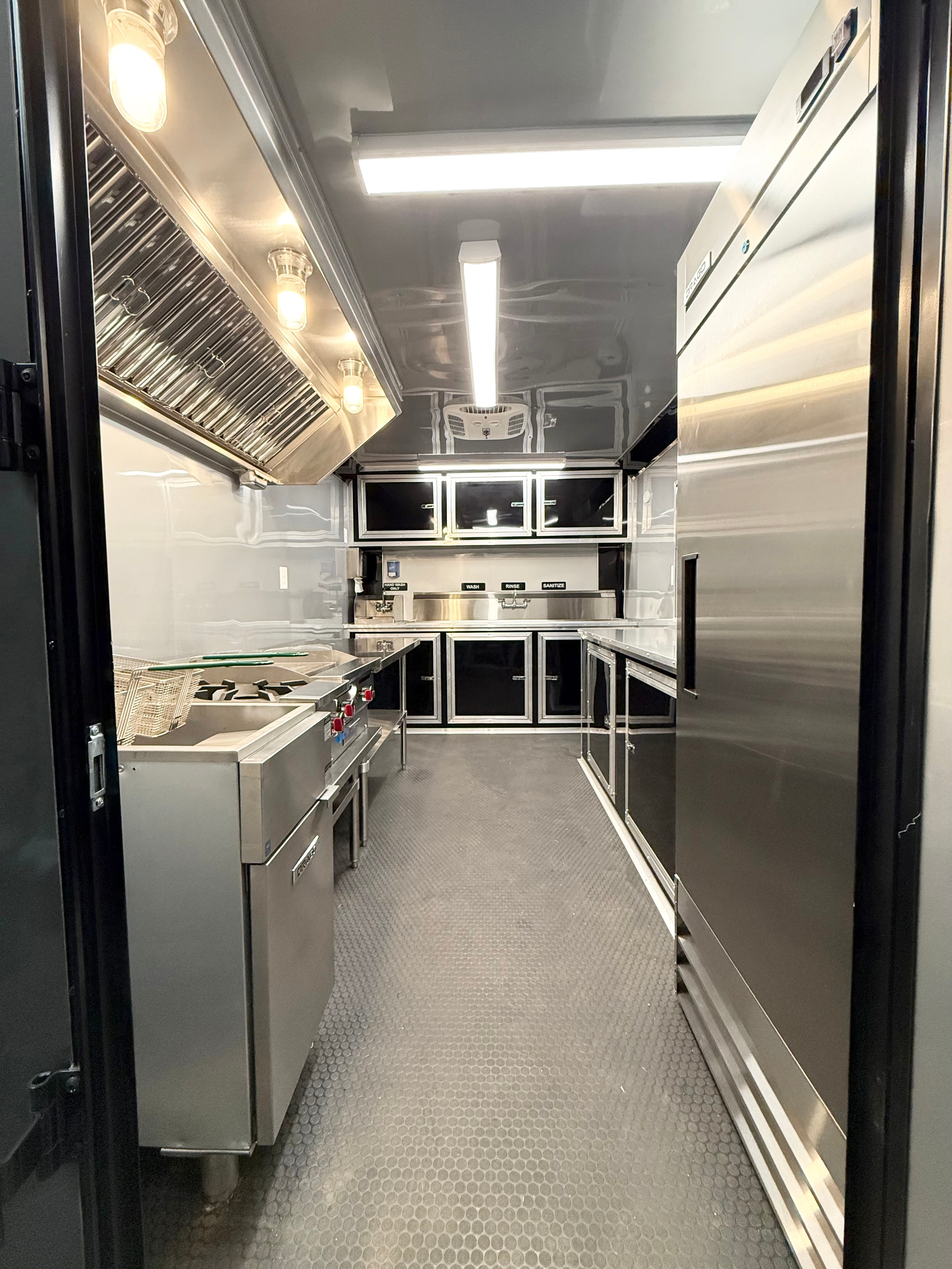 14" Charcoal Blackout Kitchen Trailer