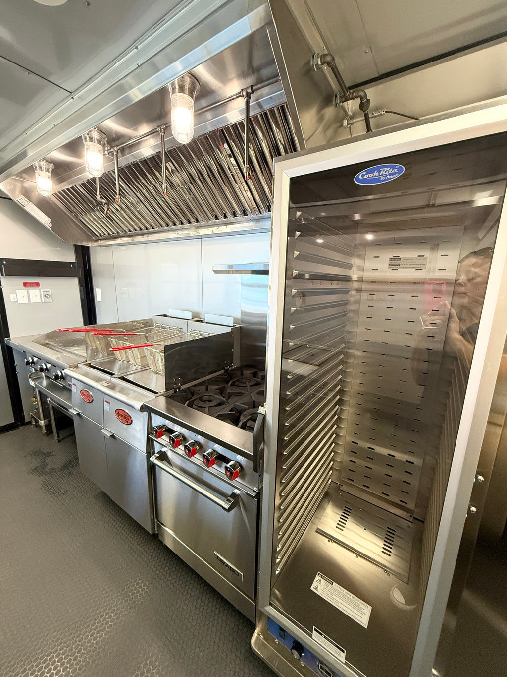 28 FT Smoker Concession with Restroom
