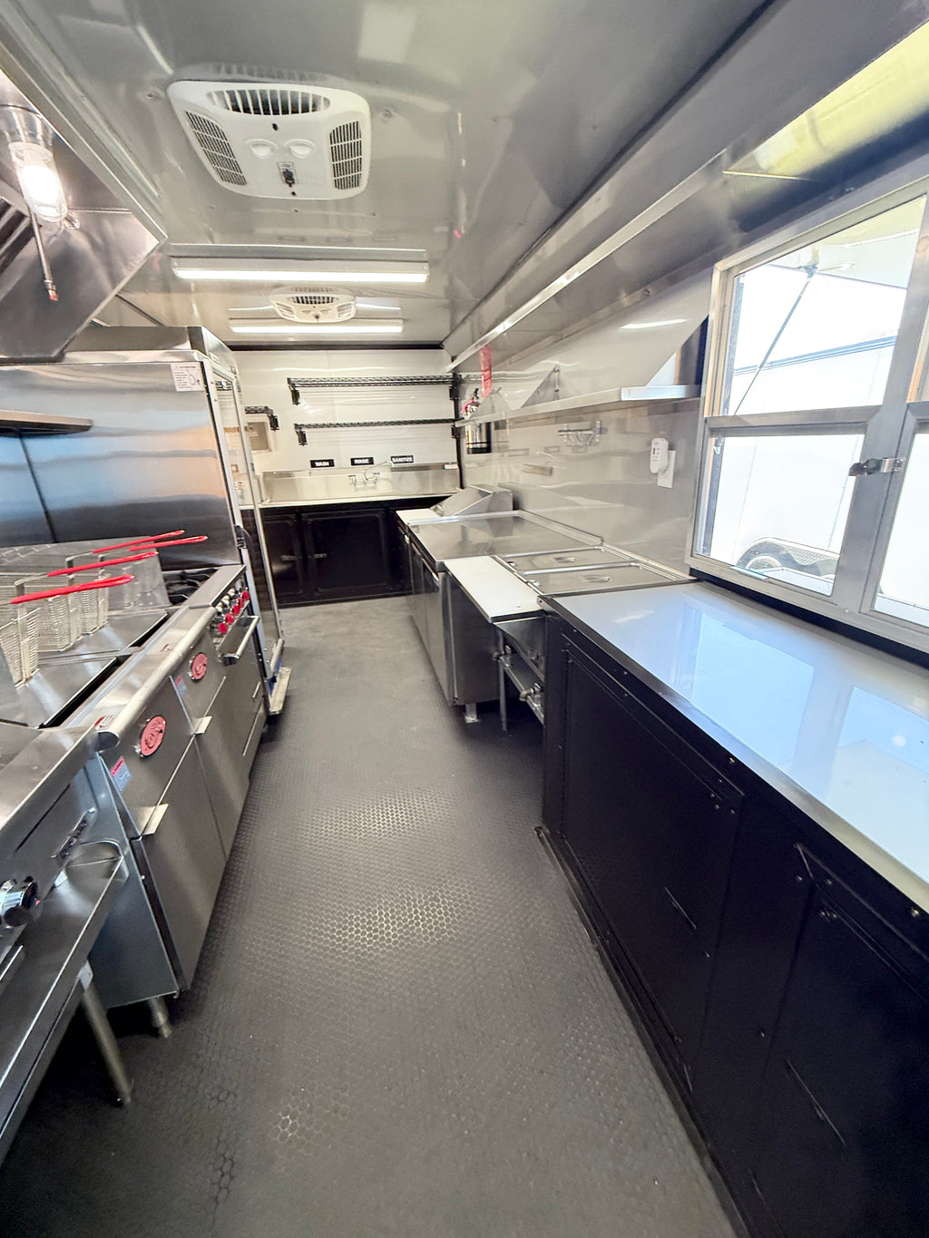 28 FT Smoker Concession with Restroom