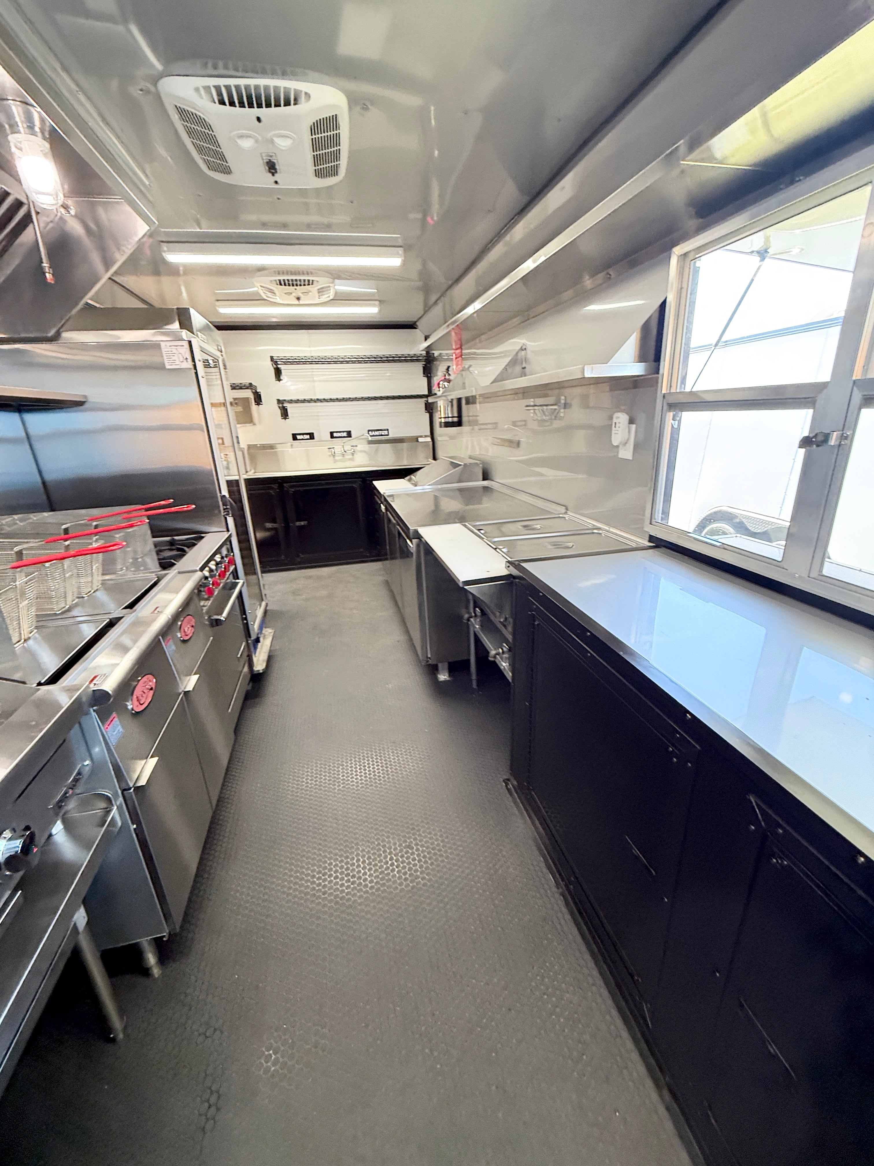 28 FT Smoker Concession with Restroom