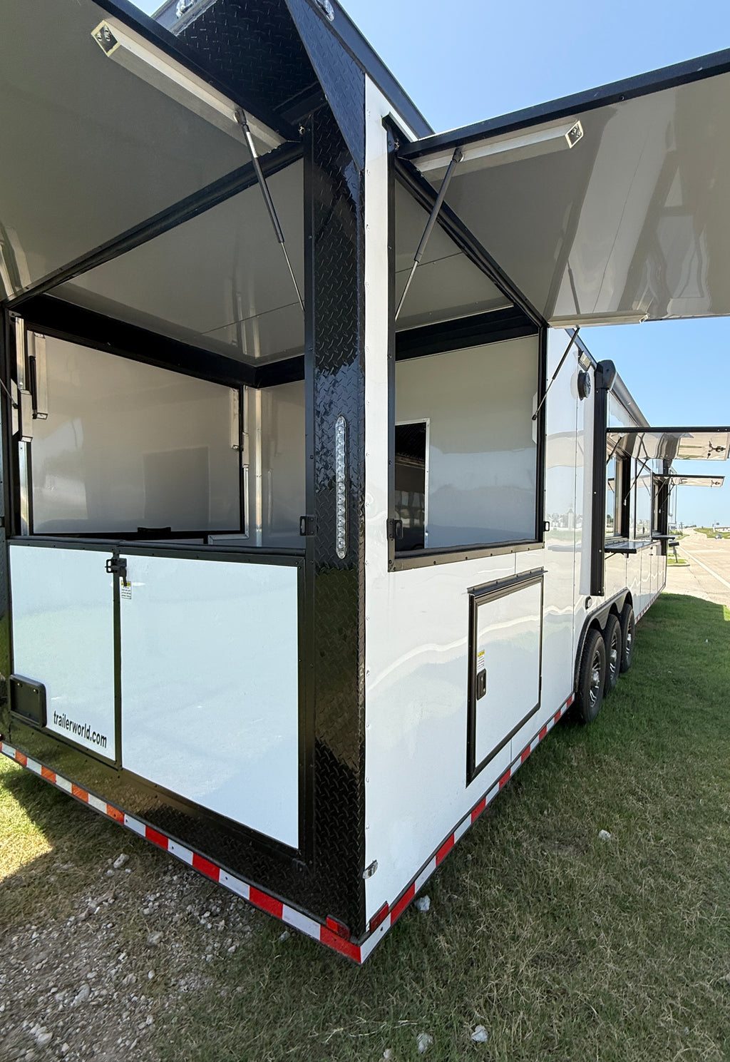 40 FT Gooseneck Smoker Concession